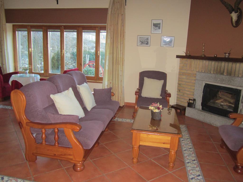 La Ladera Villa Hoyos del Espino Luaran gambar