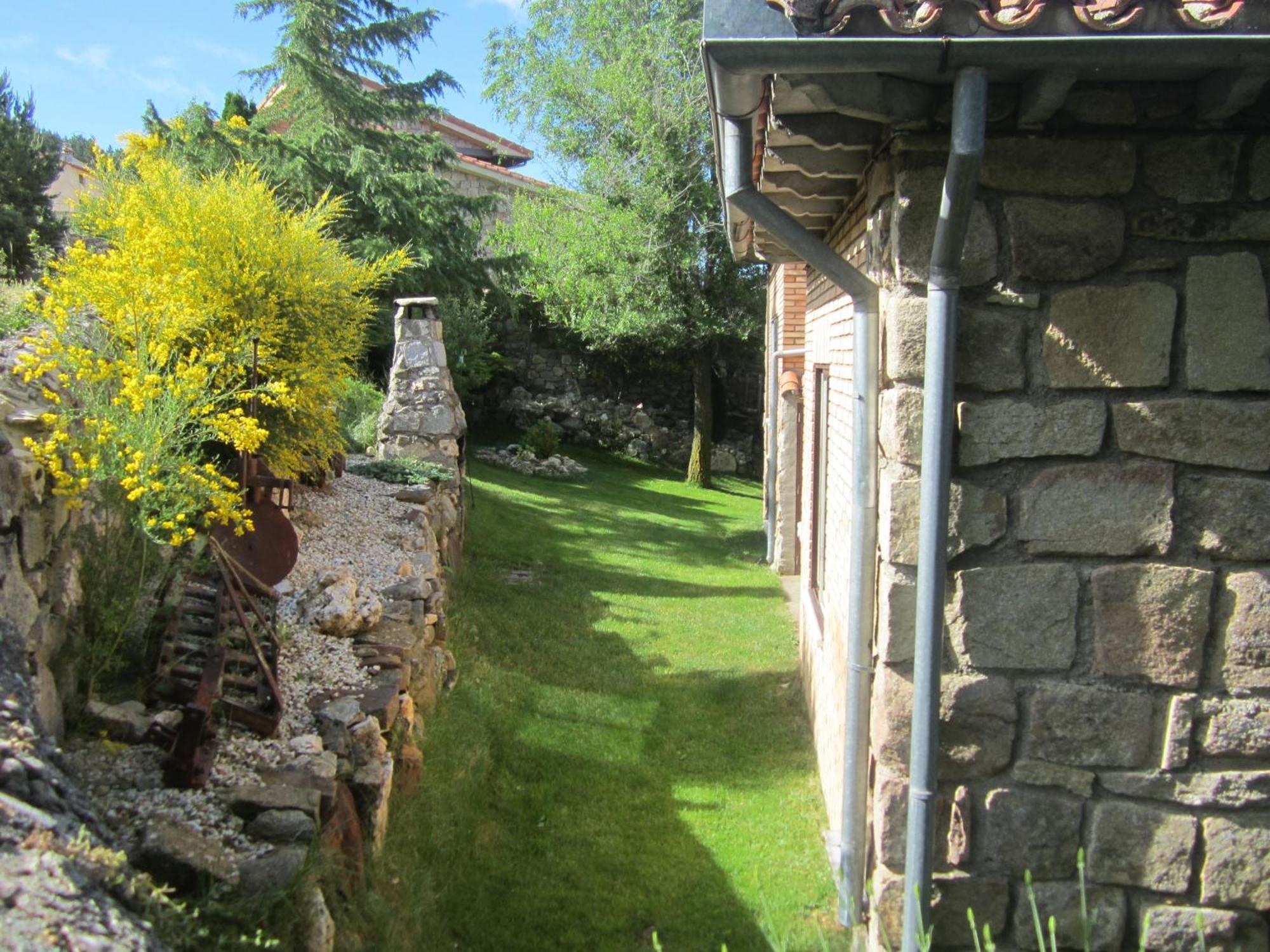 La Ladera Villa Hoyos del Espino Luaran gambar